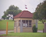 [달라스] 포트 워스(Fort Worth) 연방 의료 교도소, 수감자 수백 명 코로나 19 집단 감염 