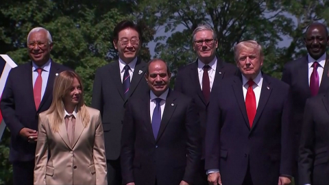 G7�� Ʈ������ '��¦ ȯ��'..."���� ���� ��ȭ�� �ذ� �ֵ� ��û"